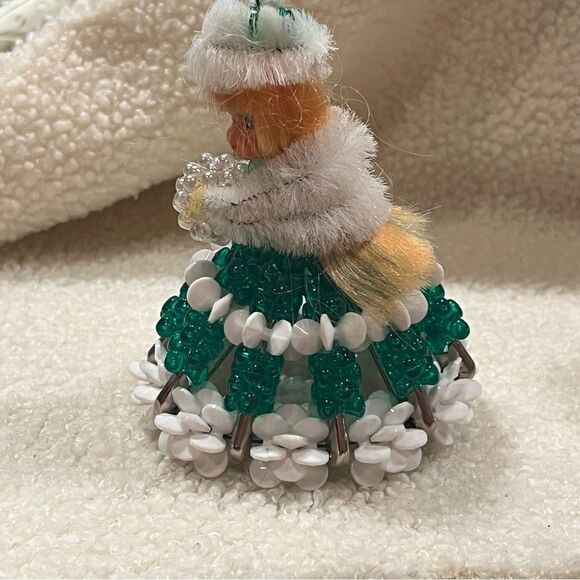 Vintage Handmade Beaded Christmas Safety-pin Dolls Set of 2 Red Green - Picture 7 of 15